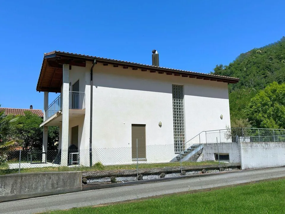 Maison unifamiliale intéressante dans le vert, avec grand local hobby/garage et vue partielle sur le lac – photo 19 sur 21