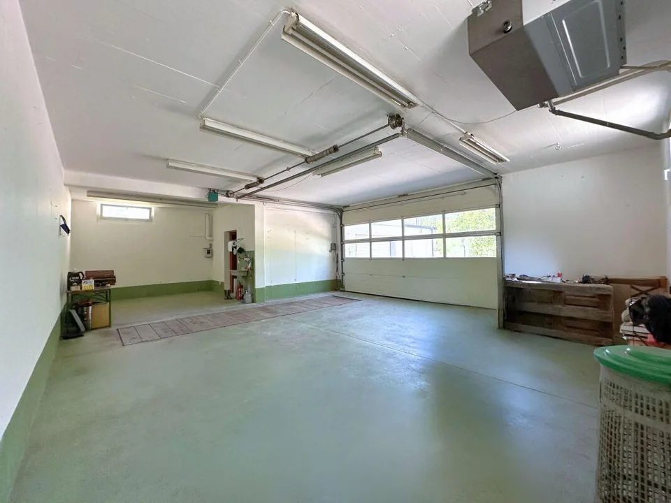 Maison unifamiliale intéressante dans le vert, avec grand local hobby/garage et vue partielle sur le lac – photo 15 sur 21