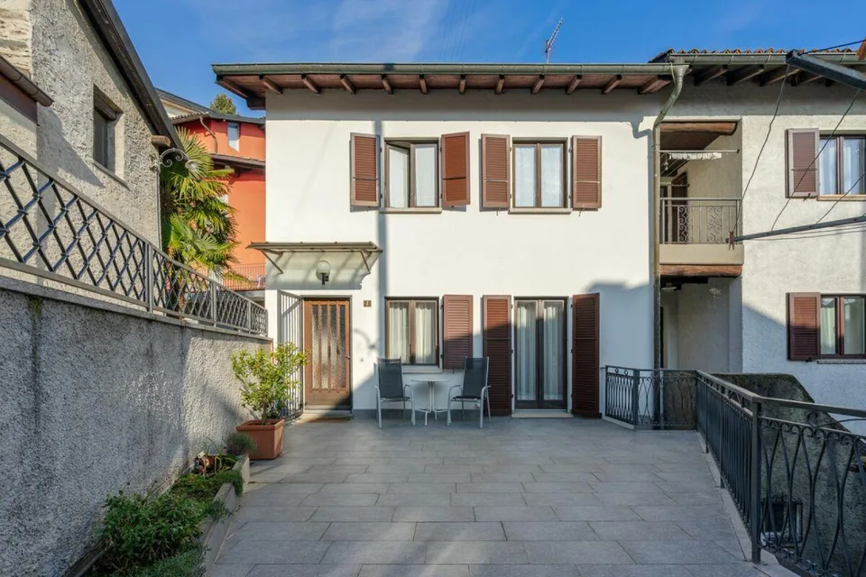 GRAVESANO · EINFAMILIENHAUS MIT GROßER TERRASSE