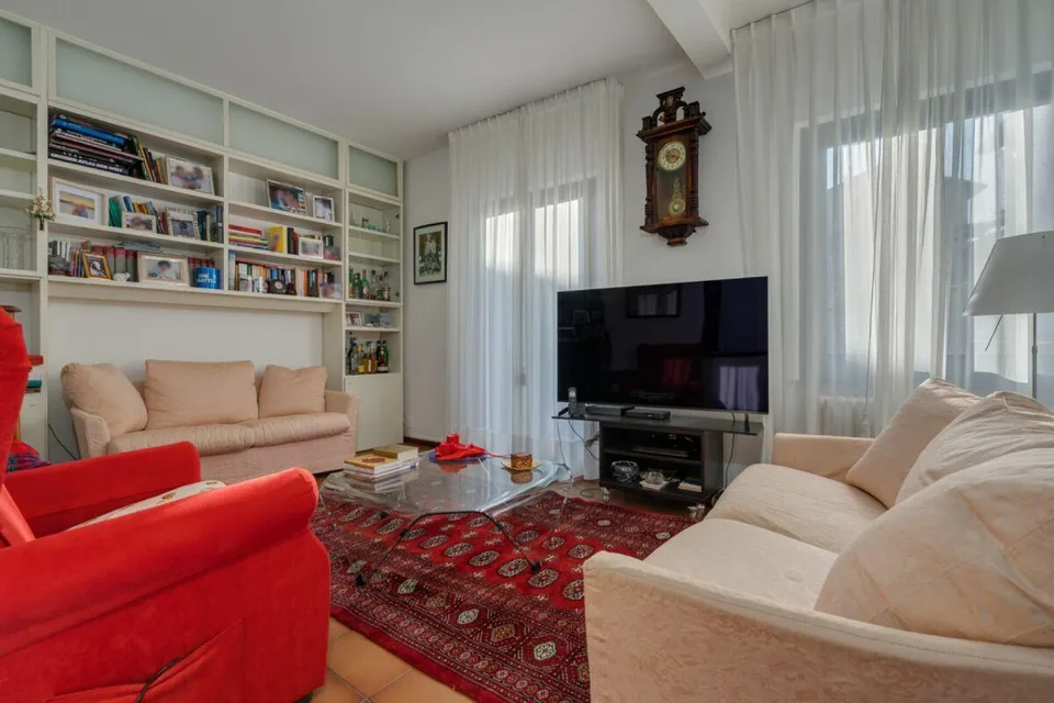 GRAVESANO · EINFAMILIENHAUS MIT GROßER TERRASSE