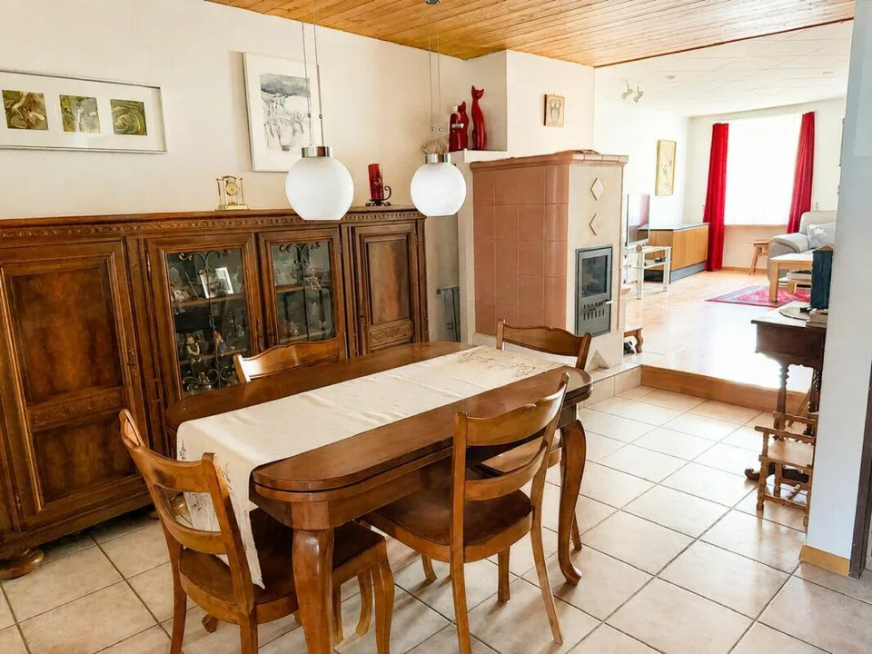 Charmantes Reiheneinfamilienhaus mit vielseitigem Raumangebot an ru...
