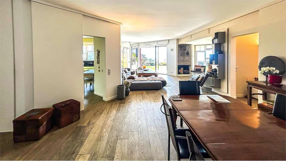 PRESTIGIOSO APPARTAMENTO CON GIARDINO E VISTA LAGO