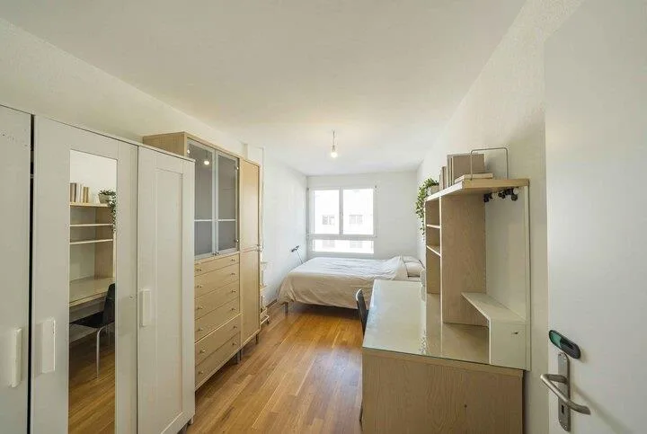 SEE- UND BERGSICHT AN DER RIVIERA - MODERNE 4.5 ZIMMER WOHNUNG