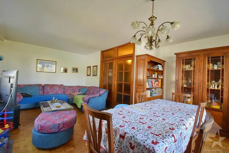Grazioso appartamento di 4,5 locali vicino al centro di Sierre!