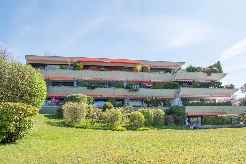 Appartamento di 4,5 locali con vista sulla montagna e sul lago a Herrliberg