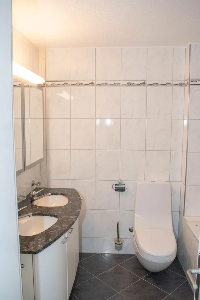 Charmante 4.5-Zimmer-Wohnung mit Berg- und Seesicht in Herrliberg – foto 14 di 20