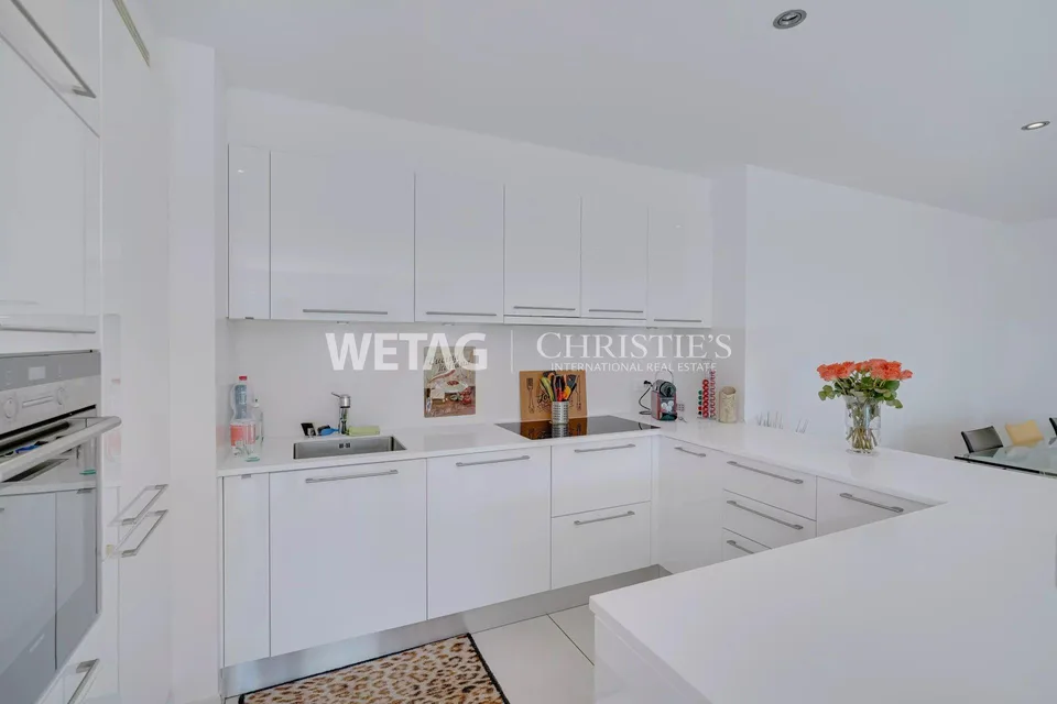 Gordola: Komfortable & moderne Wohnung mit überdachter Terrasse zu ...