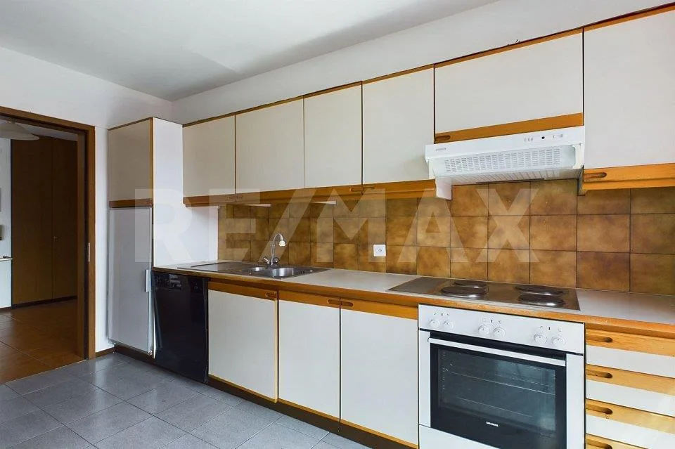 Helles 3,5-Zimmer-Wohnung mit Balkon und Parkplatz