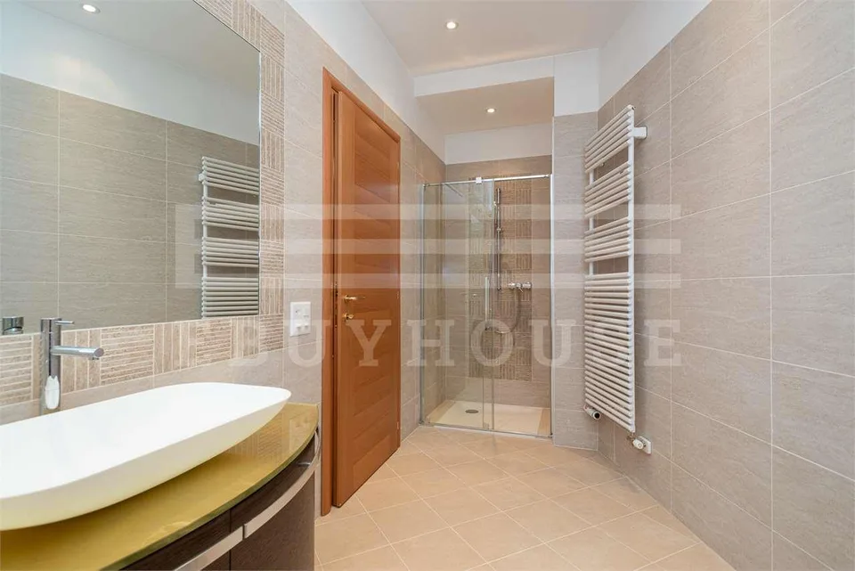 Appartement Cassarate mit Garten – Foto 10 von 13