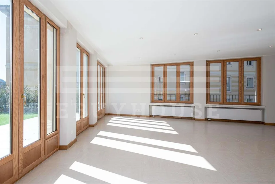 Cassarate Apartment with Garden