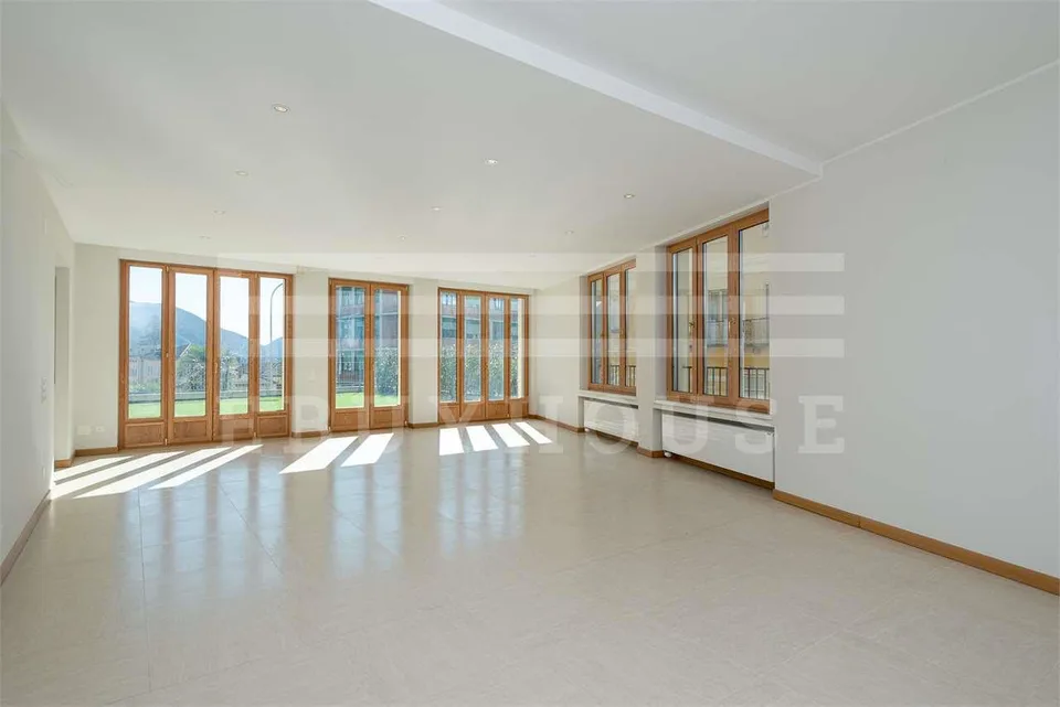 Cassarate Apartment with Garden