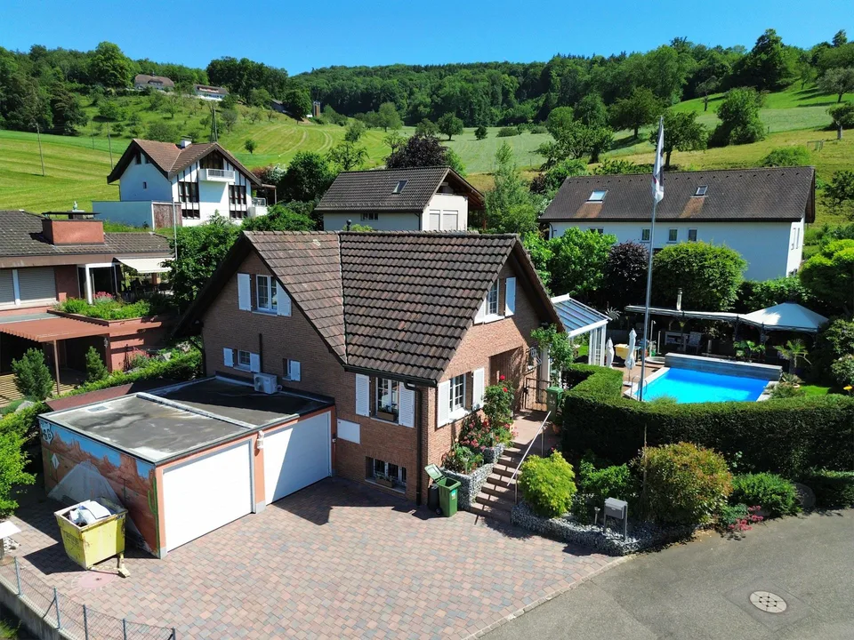Stilvolles 6.5-Zimmer-Einfamilienhaus an Toplage in Münchenstein