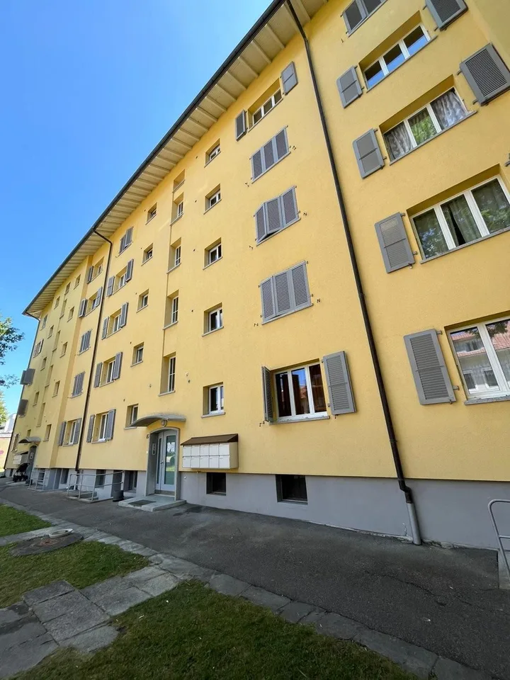 3.5 Zimmerwohnung im 1. OG mit Balkon