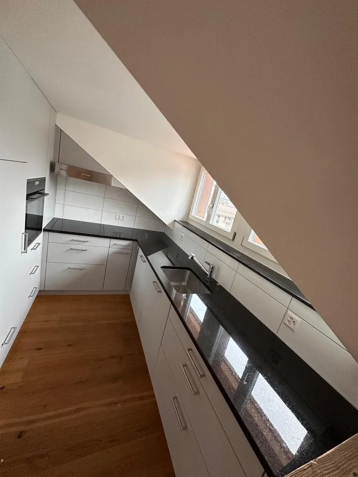 Zentrale und moderne 2.5-ZW im DG