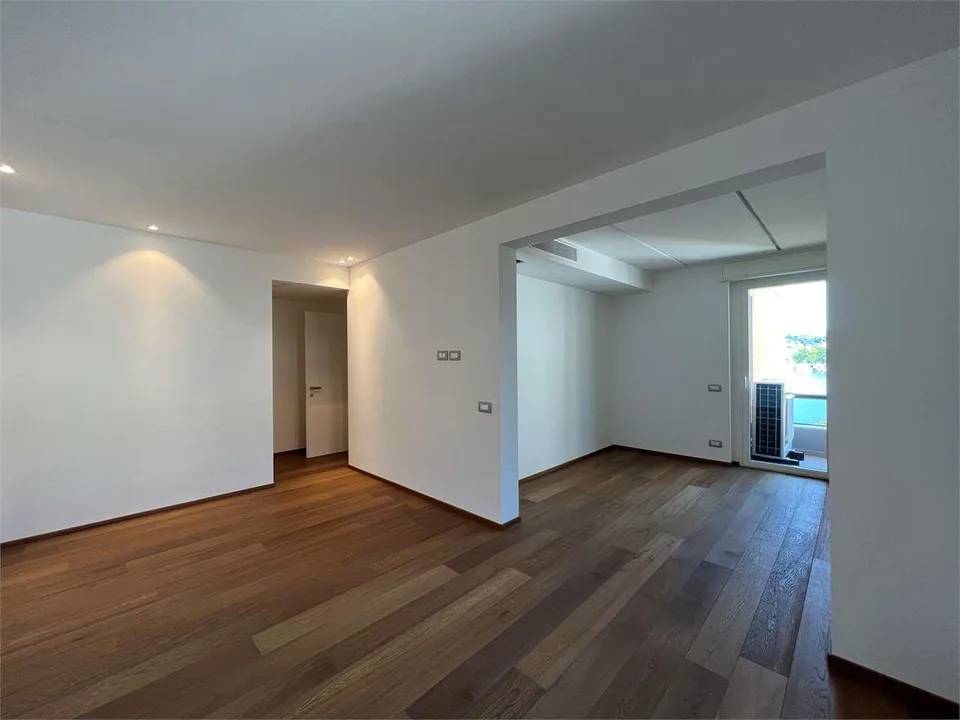 Rif. 2688 Cassarate geräumige 3.5 Zimmer mit Seeblick – Foto 8 von 12