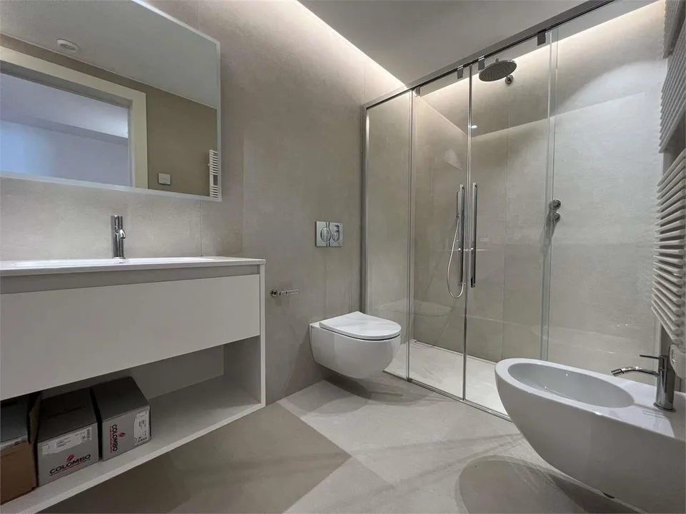 Rif. 2688 Cassarate geräumige 3.5 Zimmer mit Seeblick – Foto 9 von 12