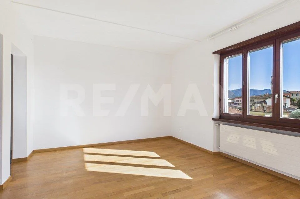 Coldrerio - 3.5 Zimmer im letzten Stock mit Aussicht