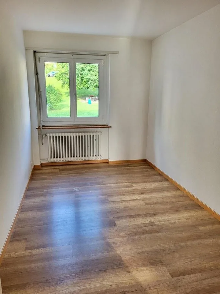 4-Zimmerwohnung an der Burgstr. 59 in Uster befristet bis 30.09.2027