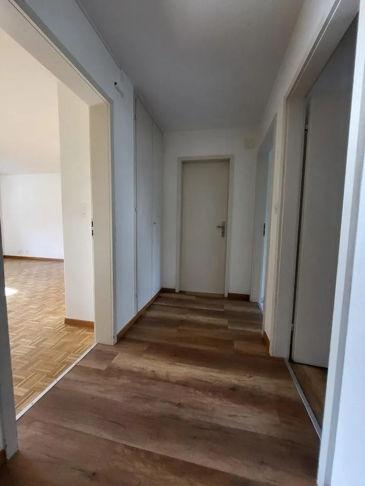 4-Zimmerwohnung an der Burgstr. 59 in Uster befristet bis 30.09.2027