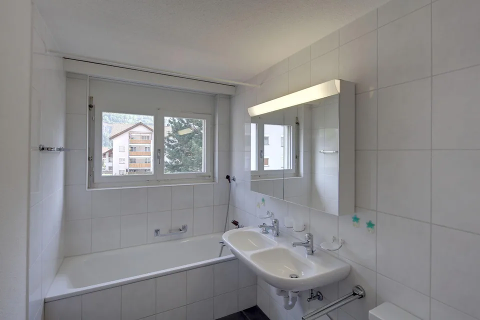Appartement bien découpé avec cheminée