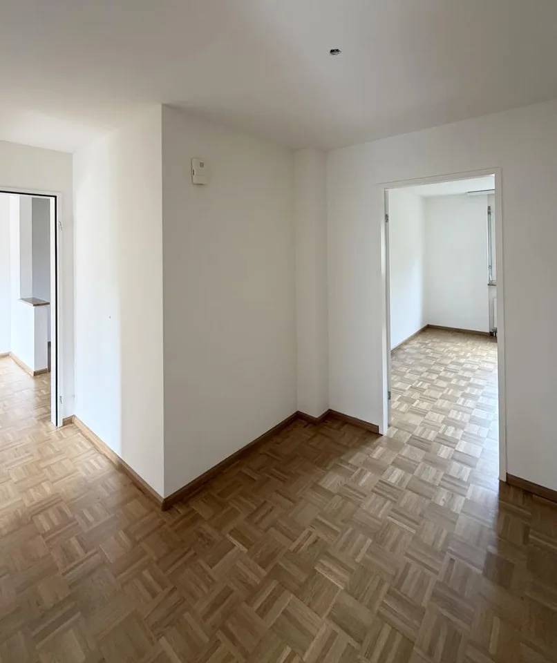 Grosszügige 4-Zimmerwohnung in familienfreundlicher Lage in Aesch – Foto 7 von 12