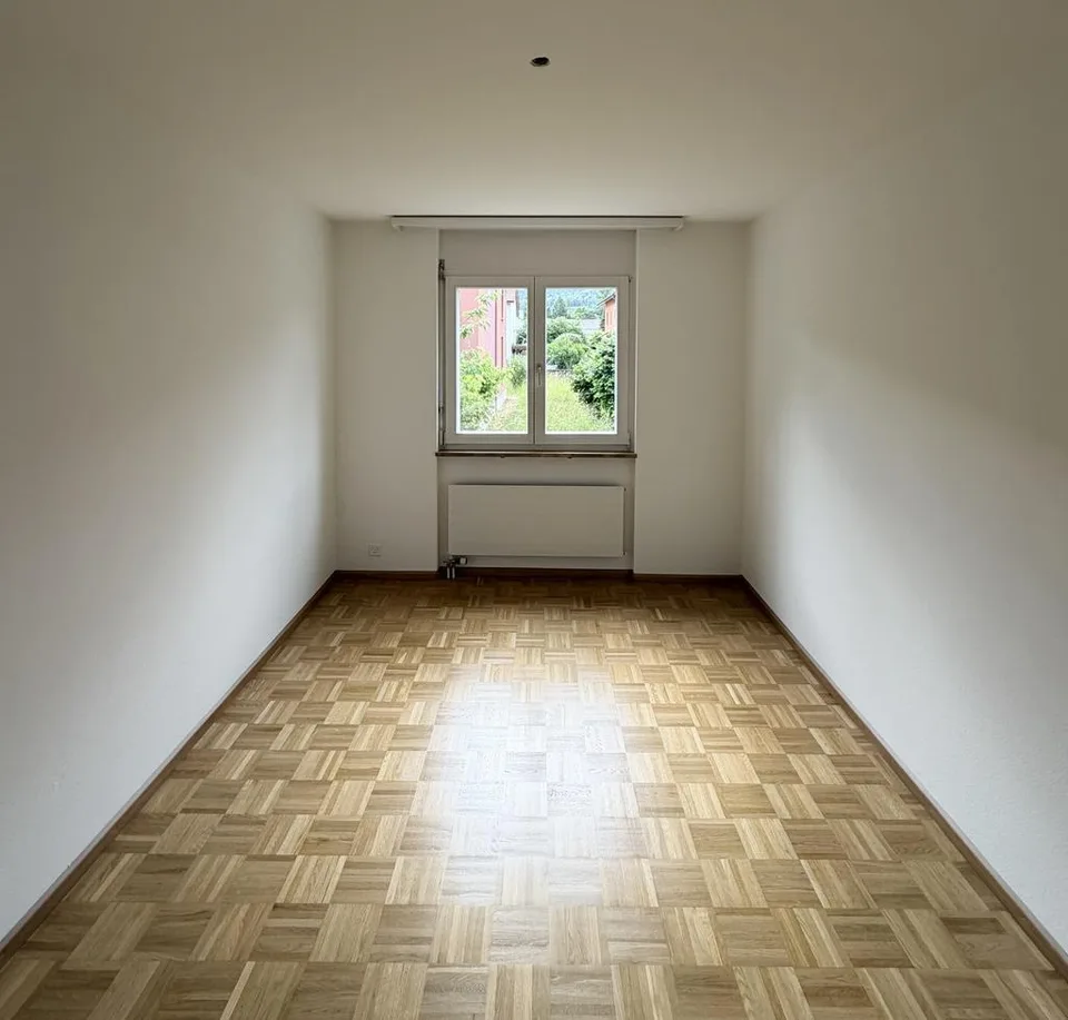 Grosszügige 4-Zimmerwohnung in familienfreundlicher Lage in Aesch – Foto 9 von 12