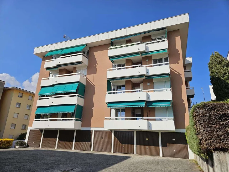Pregassona, affito 2.5 locali con balconi