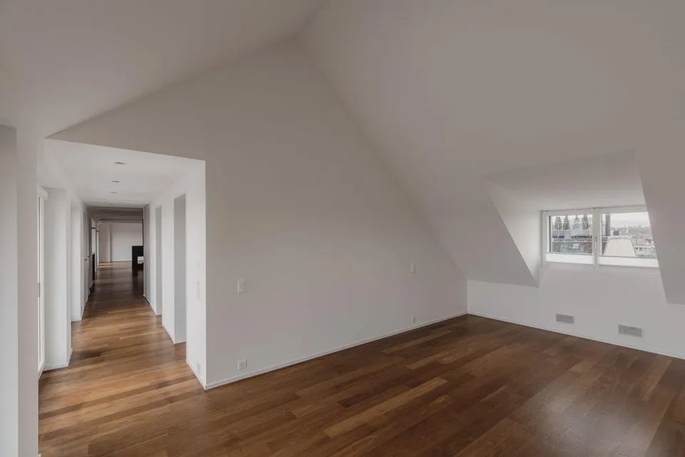 Einzigartige 2.5-Zimmer-Wohnung mit Panoramablick über Zürcher Skyline