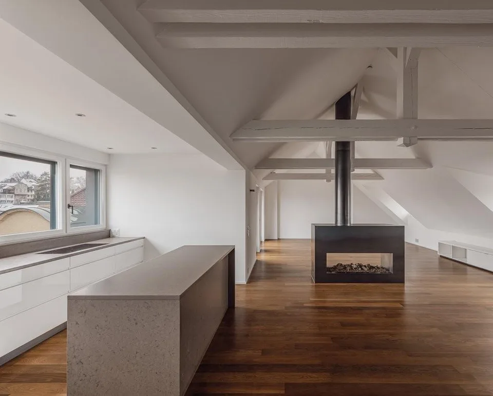 Einzigartige 2.5-Zimmer-Wohnung mit Panoramablick über Zürcher Skyline