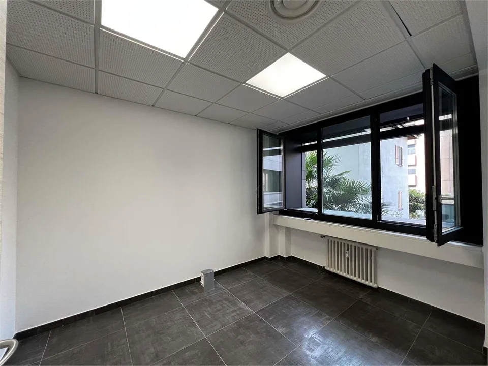 rif.2683 Lugano Büro duplex zur Miete, Parco Ciani Zone