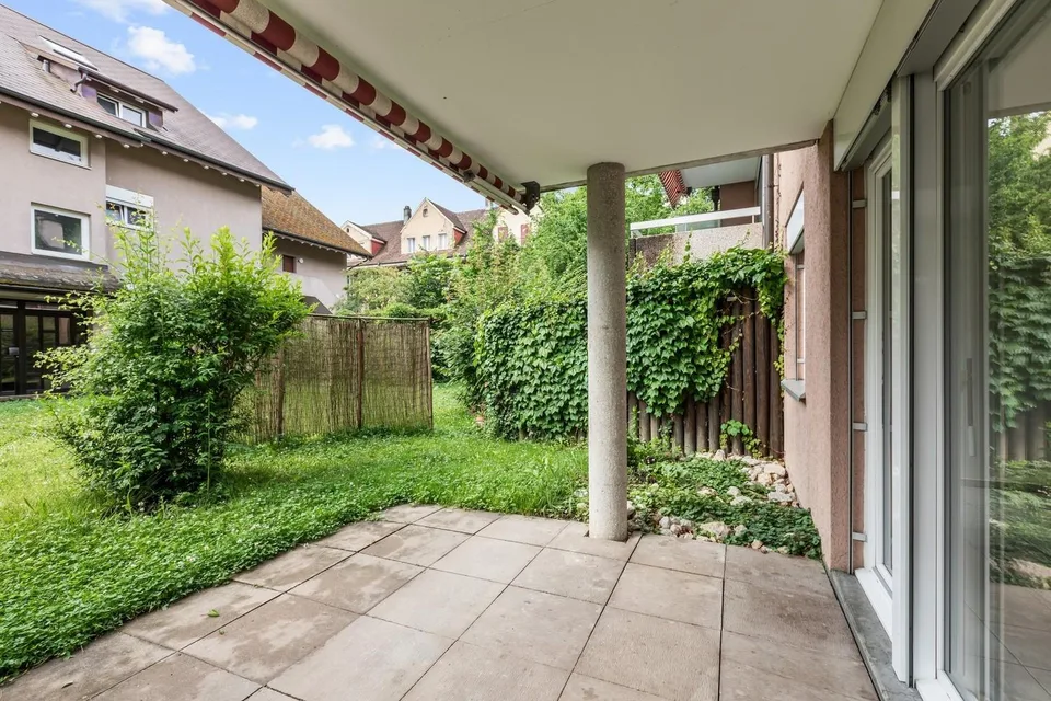 Tolle Gartensitzplatz-Wohnung mit Cheminée - ideale Lage !