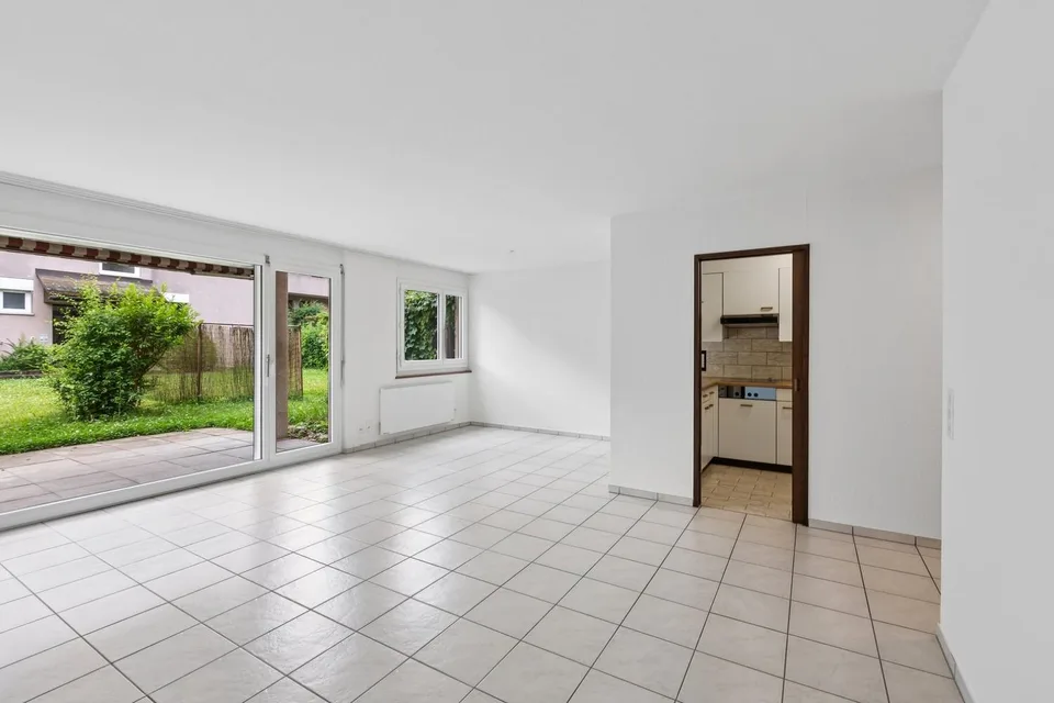 Tolle Gartensitzplatz-Wohnung mit Cheminée - ideale Lage !