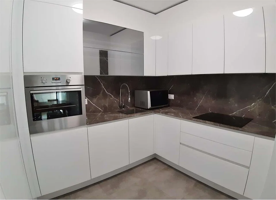 Elegantes Appartement mit privatem Garten in Lugano Pregassona – Foto 8 von 13