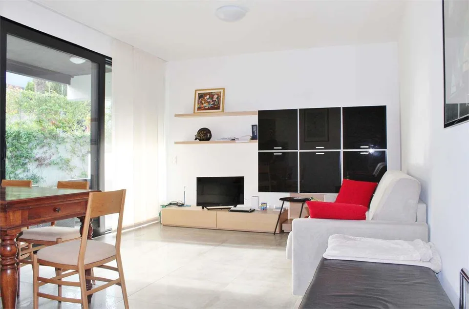 Elegantes Appartement mit privatem Garten in Lugano Pregassona
