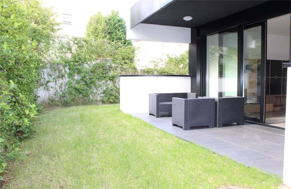 Elegantes Appartement mit privatem Garten in Lugano Pregassona