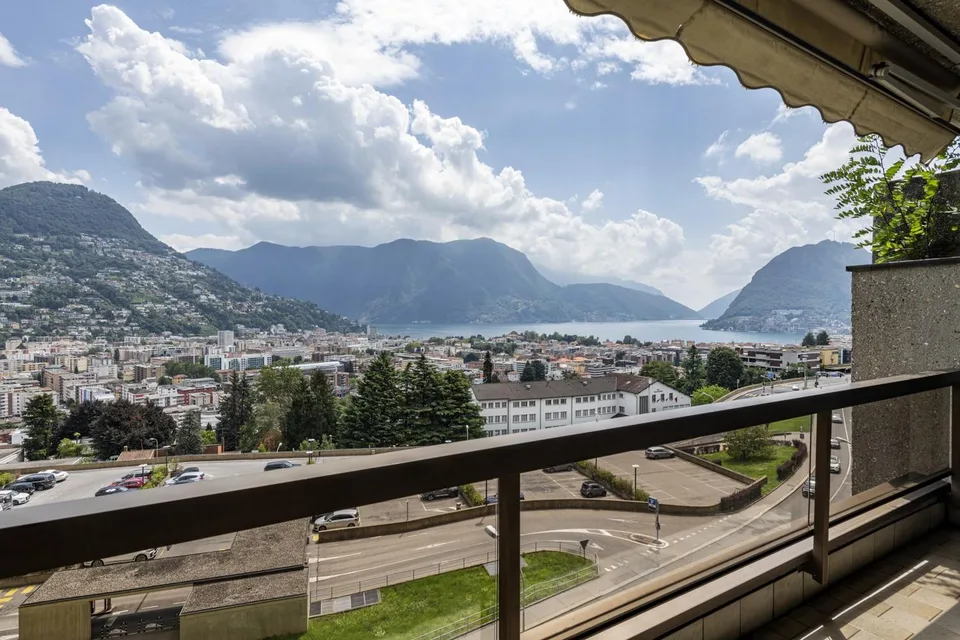 Appartement mansardé de 5,5 pièces avec vue sur le lac et 4 places de parking – photo 7 sur 13