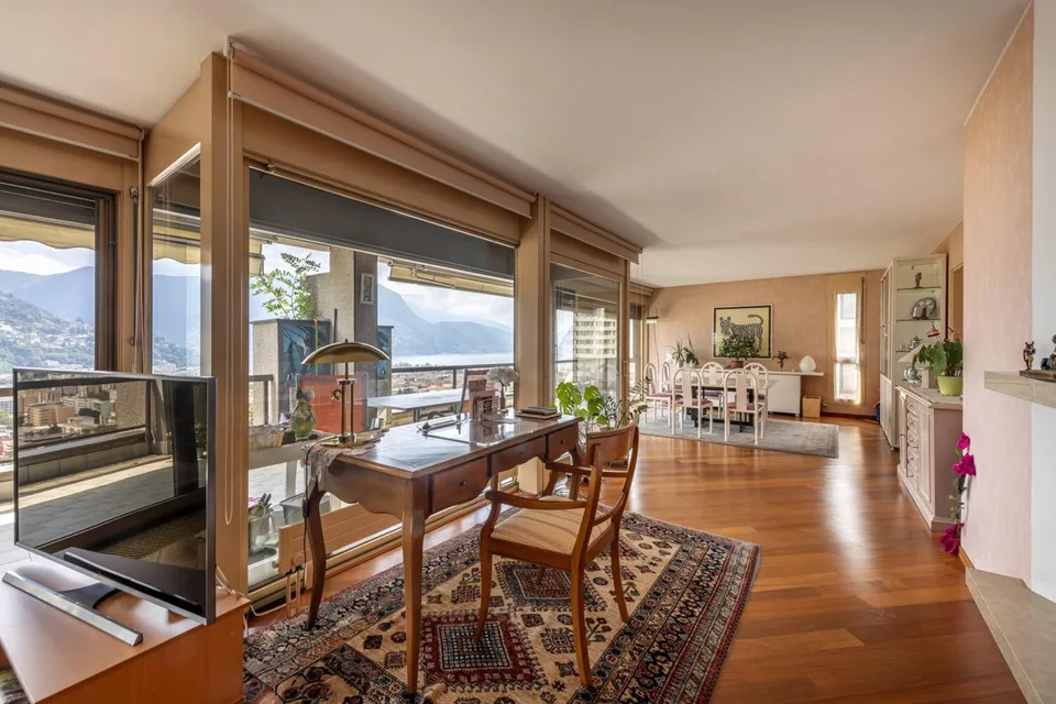 5,5-Zimmer-Penthouse mit Seeblick und 4 Parkplätzen