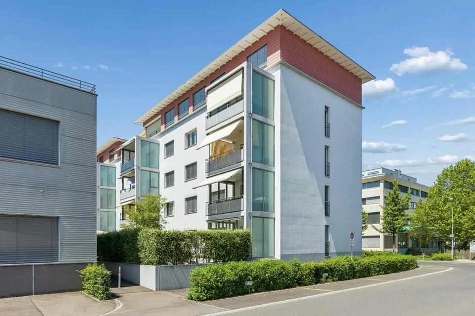 moderne 4 1/2 Zimmerwohnung mitten in Rotkreuz