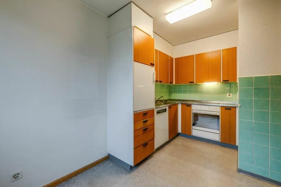 Appartement 4 pièces lumineux dans un quartier calme avec place de parking