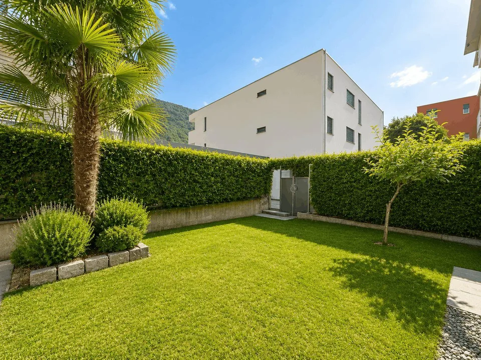 Maison mitoyenne spacieuse avec jardin privé à Contone – photo 20 sur 23