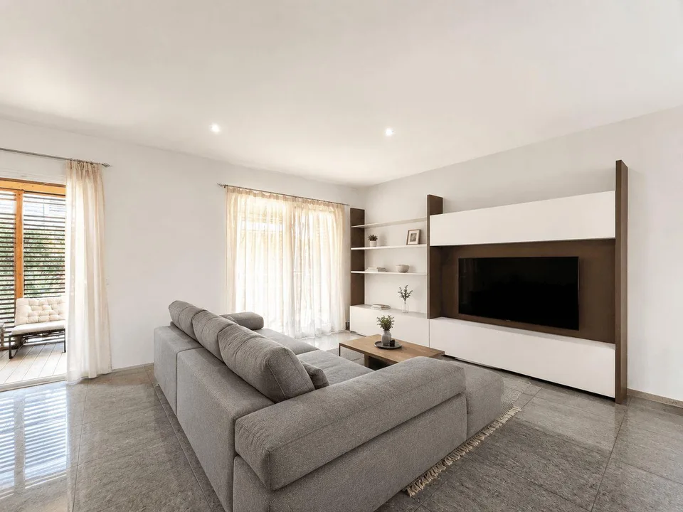Ampia casa con giardino a Contone
