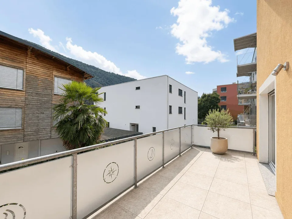 Maison mitoyenne spacieuse avec jardin privé à Contone – photo 13 sur 23