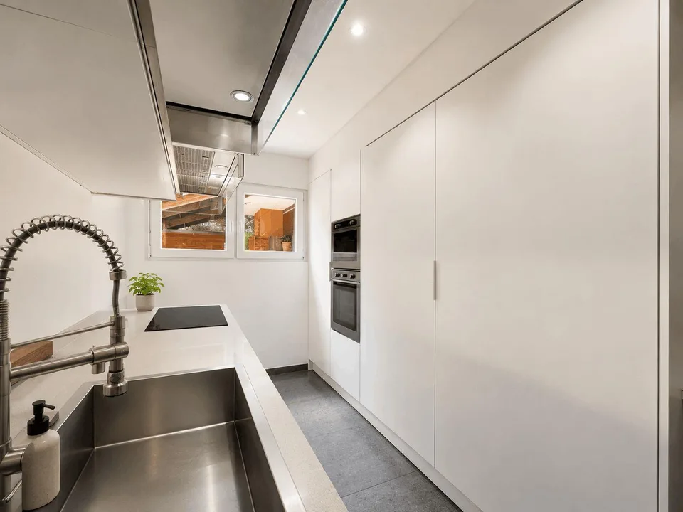 Maison mitoyenne spacieuse avec jardin privé à Contone – photo 6 sur 23