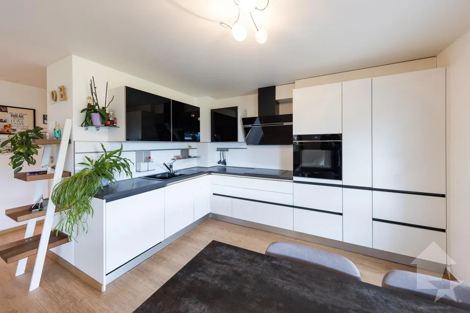 Umbauwohnung 5.5 Zimmer mit Terrasse und Garten, Zweitwohnsitz und Ausländer