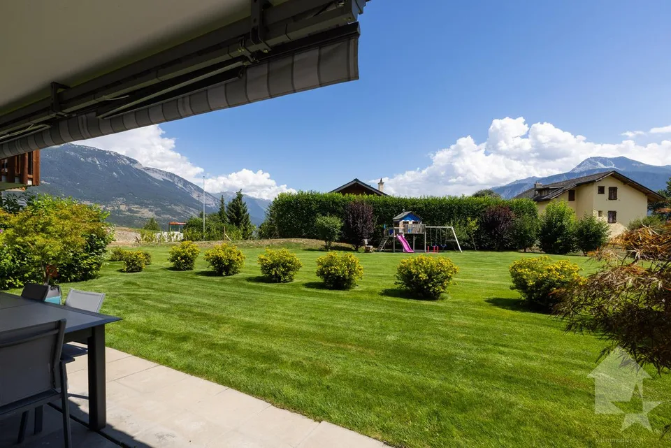 Rez 5.5 pièces terrasse et jardin, résidence secondaire et étrangers