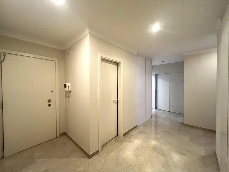 PRESTIGIOSO ATTICO DI 3.5 LOCALI A BORDO LAGO – foto 7 di 13