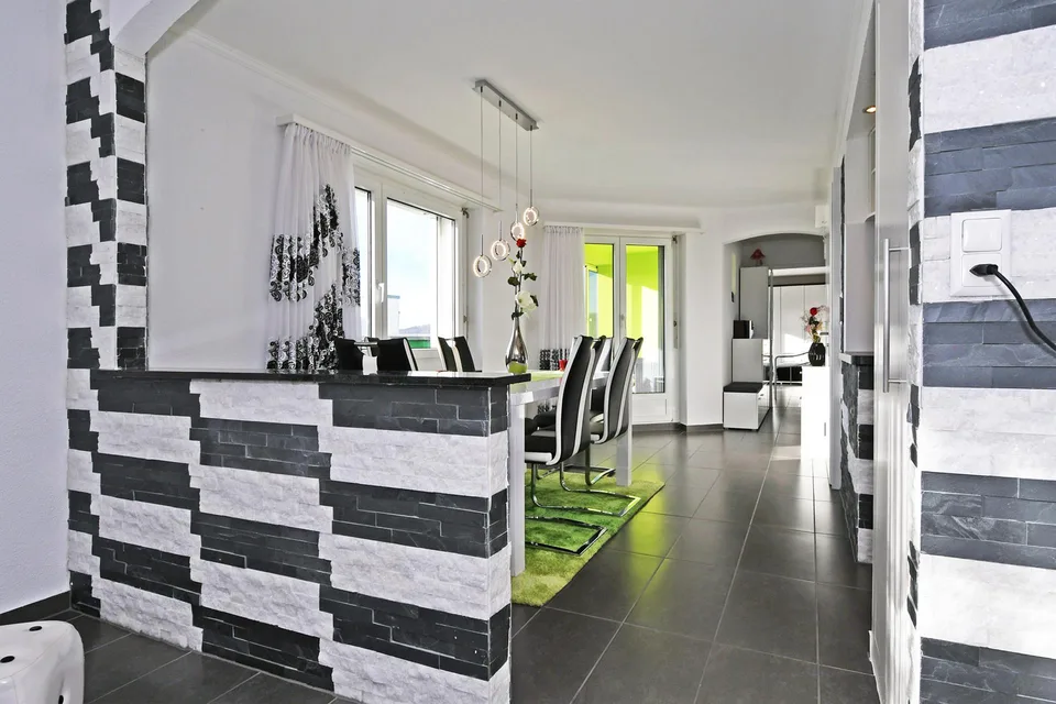 Sommeraktion: Spannende 4-Zi‘-Dachwohnung