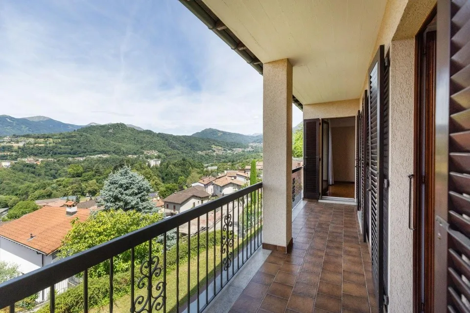 Maison unifamiliale élégante de 6.5 pièces à Davesco-Soragno