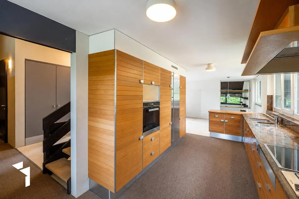 Fehr Immobilien - Idyllisch gelegene 4.5-Zimmer-Atrium-Villa