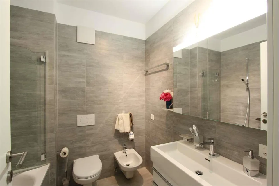 Moderno e spazioso in ottima posizione. Rif. 888 – foto 11 di 26